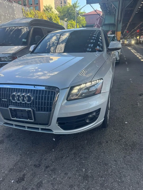 2011 Audi 8R Q5 - Image 2 of 4