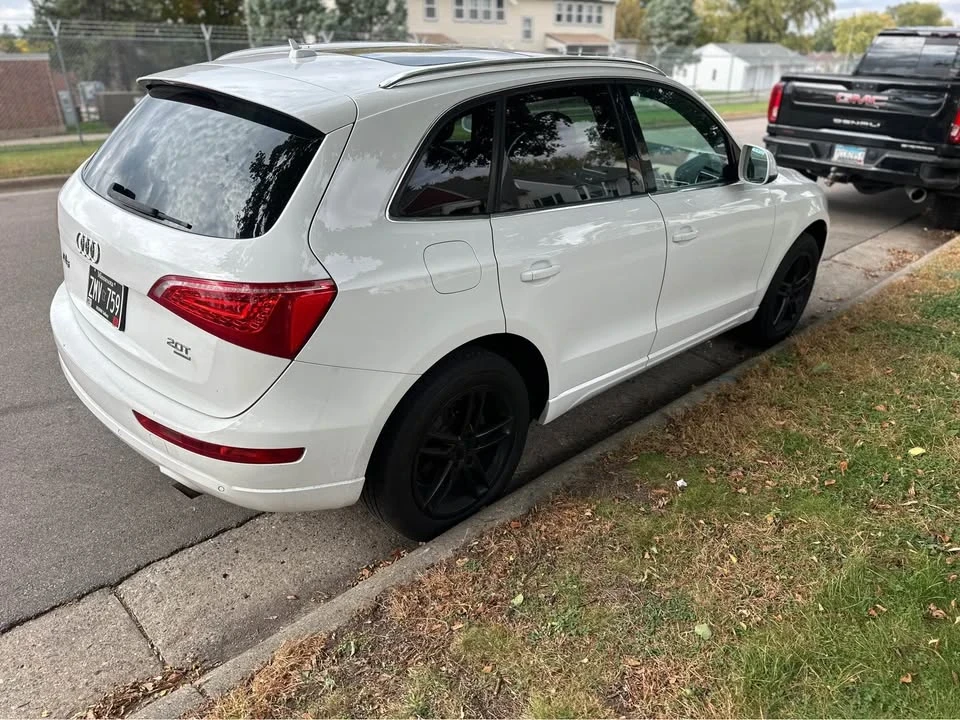 2011 Audi 8R Q5 - Image 2 of 15