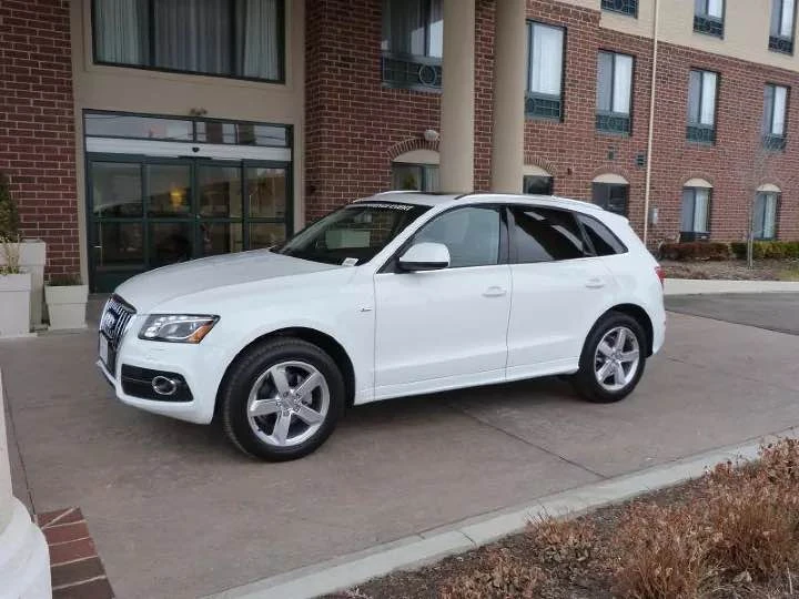 2011 Audi 8R Q5 - Image 2 of 2
