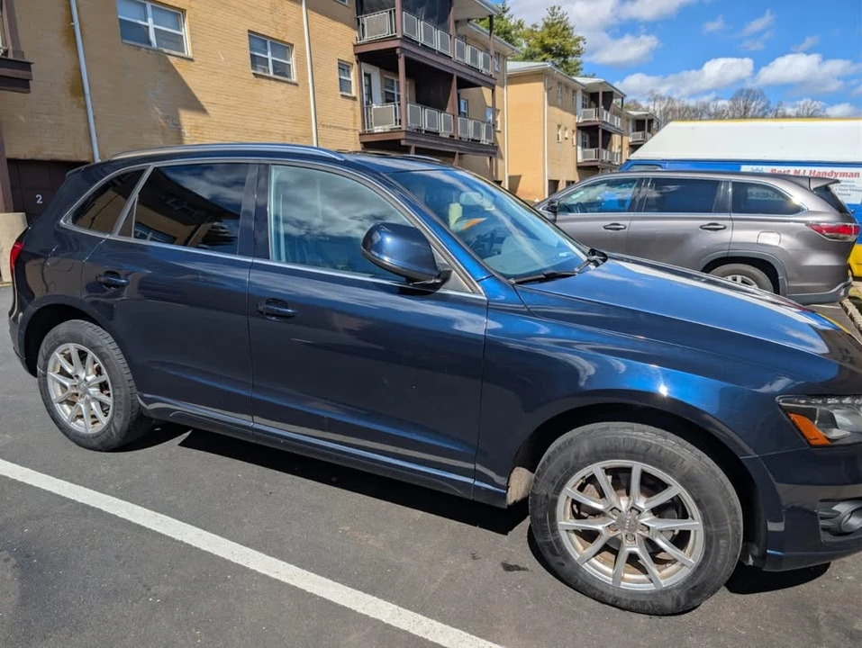 2011 Audi 8R Q5 - Image 2 of 20