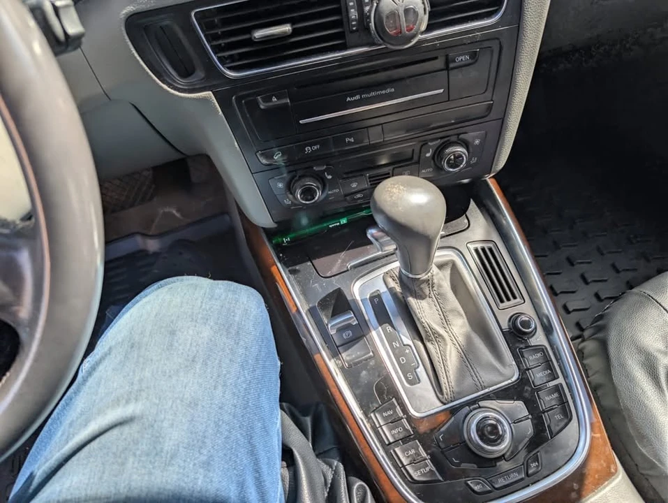 2011 Audi 8R Q5 - Image 11 of 20