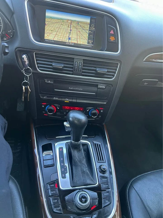 2011 Audi 8R Q5 - Image 10 of 10
