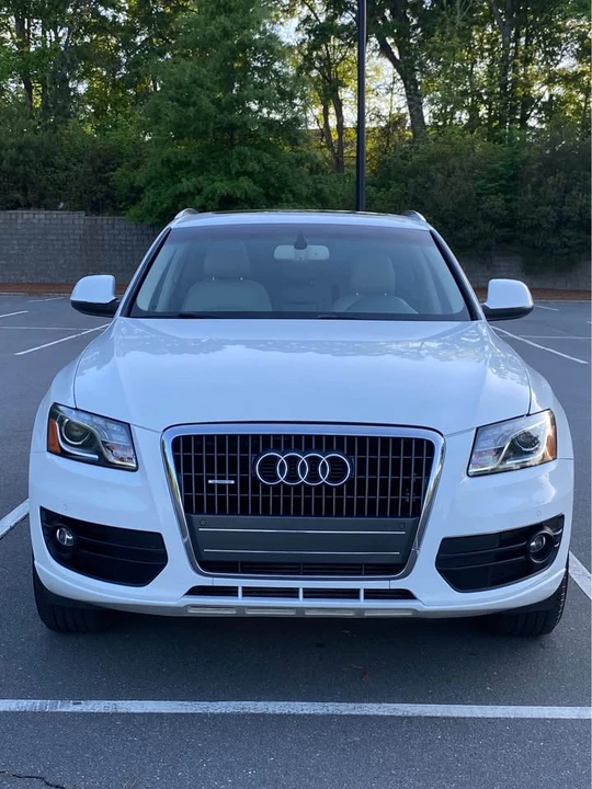 2011 Audi 8R Q5 - Image 2 of 19