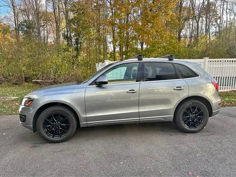 2011 Audi Q5 2.0T Premium Plus