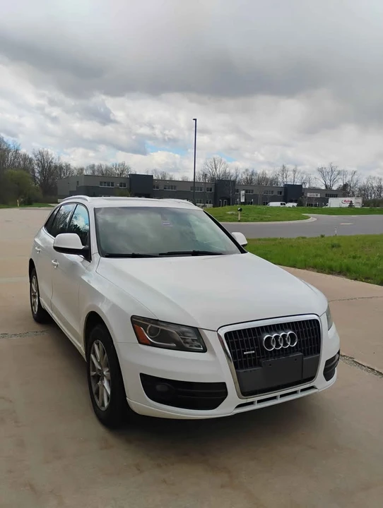 2011 Audi 8R Q5 - Image 2 of 9