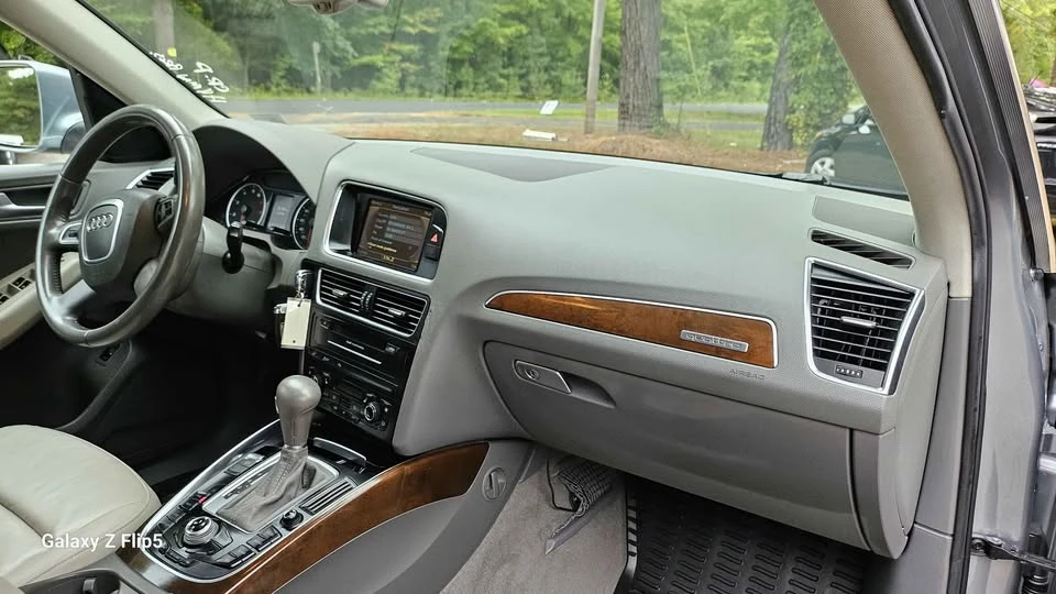 2011 Audi 8R Q5 - Image 10 of 19