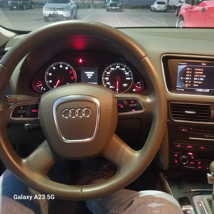 2011 Audi 8R Q5 - Image 8 of 9