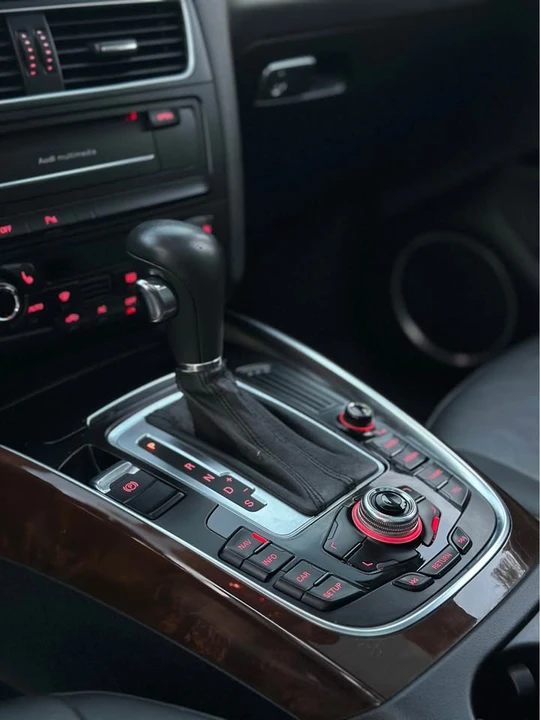 2011 Audi 8R Q5 - Image 12 of 18