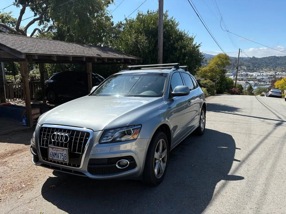 2011 Audi 8R Q5 - Image 2 of 12
