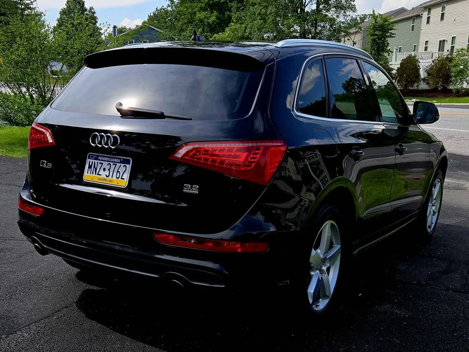 2011 Audi 8R Q5 - Image 2 of 17
