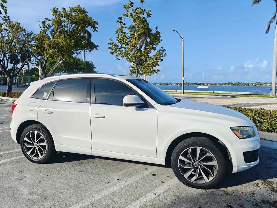 2011 Audi 8R Q5 - Image 2 of 6