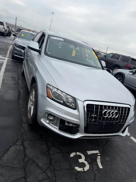 2011 Audi 8R Q5 - Image 2 of 5