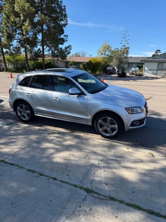 2011 Audi 8R Q5 - Image 2 of 9