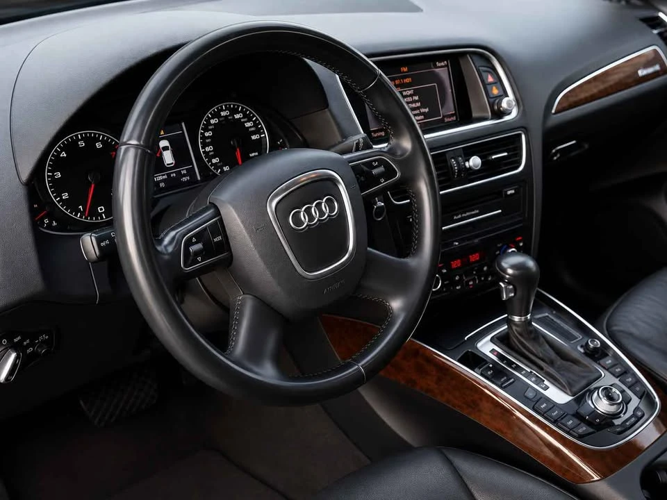 2011 Audi 8R Q5 - Image 3 of 10