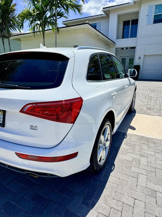 2011 Audi 8R Q5 - Image 8 of 8