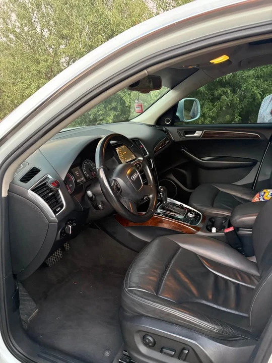 2011 Audi 8R Q5 - Image 8 of 8