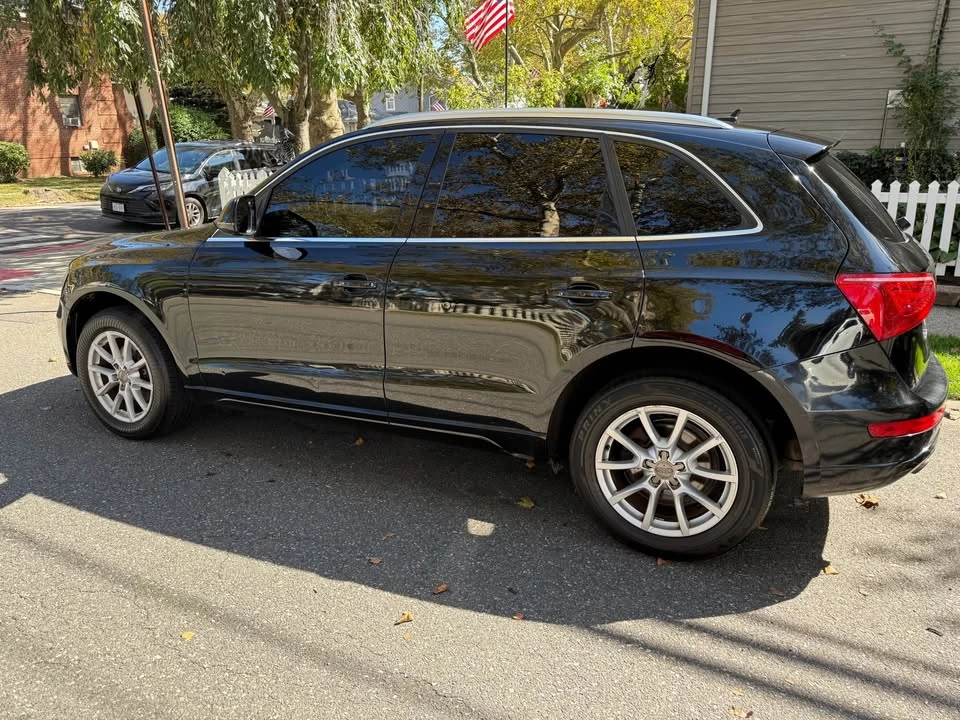 2011 Audi 8R Q5 - Image 2 of 6