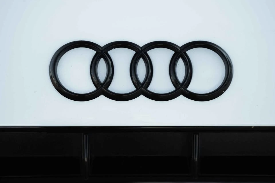 2011 Audi 42 R8 - Image 6 of 12