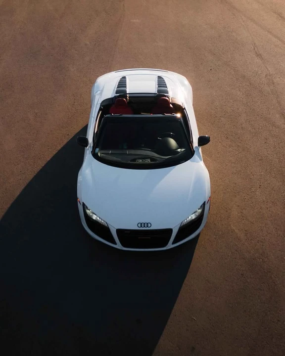 2011 Audi 42 R8 - Image 2 of 12