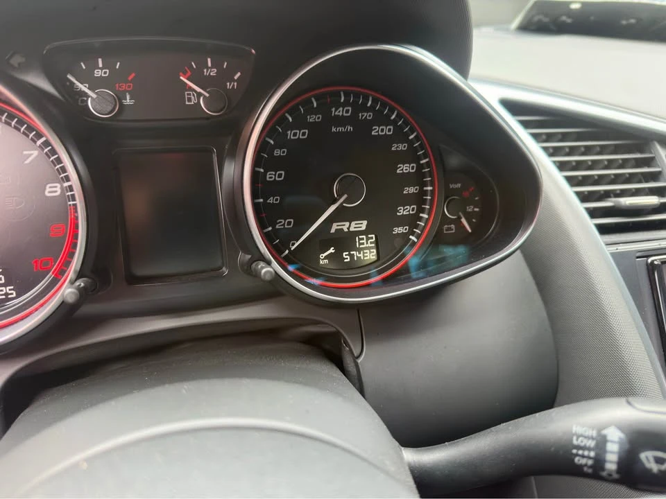 2011 Audi 42 R8 - Image 7 of 9