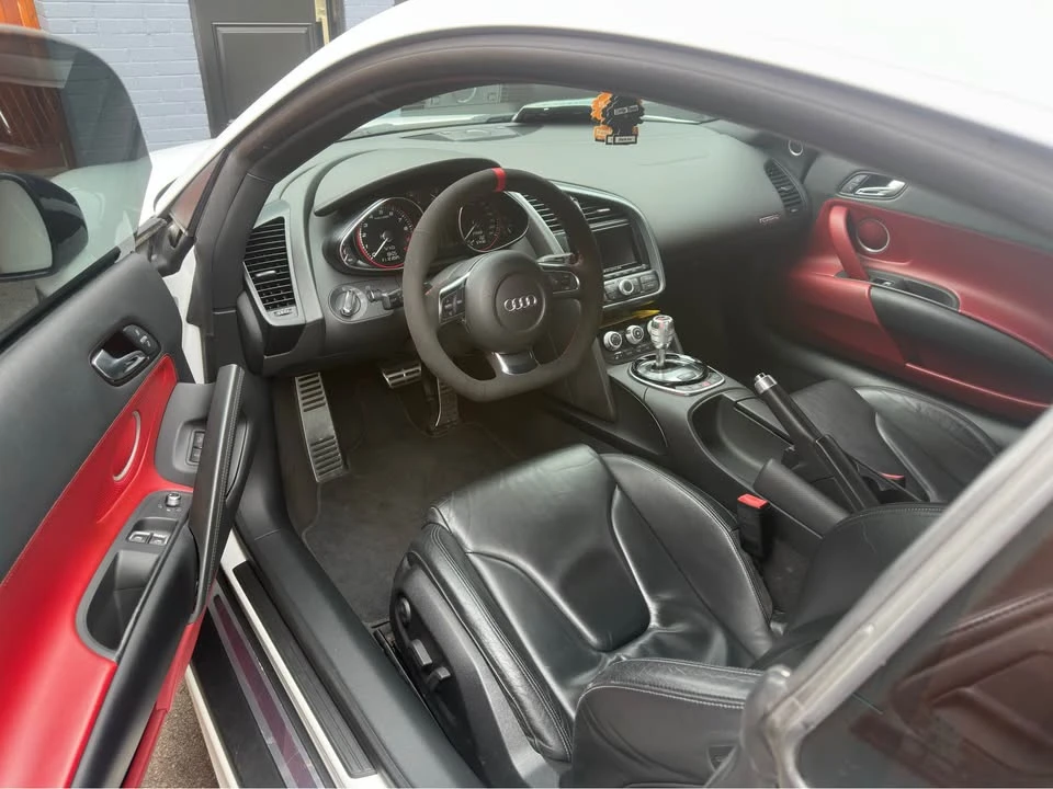 2011 Audi 42 R8 - Image 6 of 9