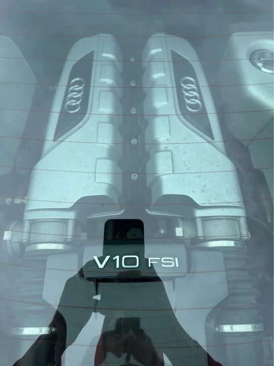 2011 Audi 42 R8 - Image 8 of 9
