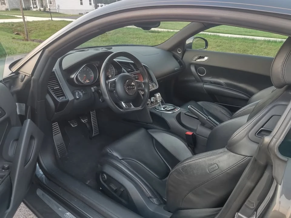 2011 Audi 42 R8 - Image 10 of 12