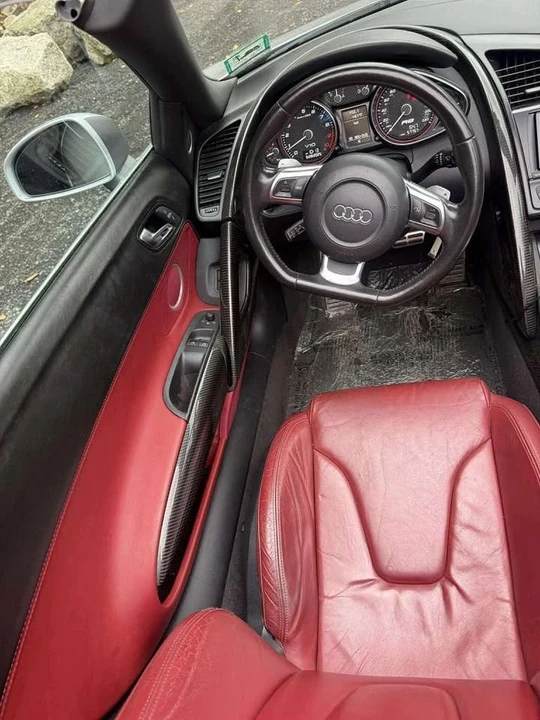 2011 Audi 42 R8 - Image 2 of 5