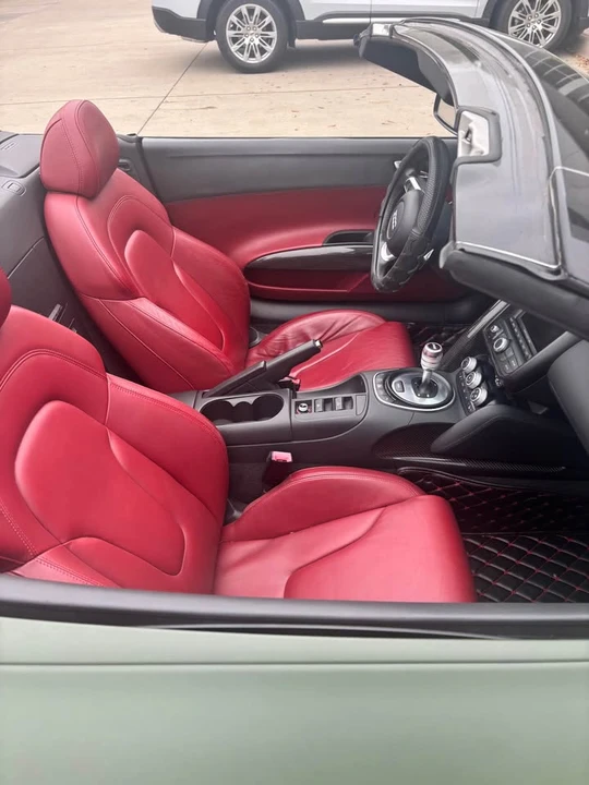2011 Audi 42 R8 - Image 9 of 9