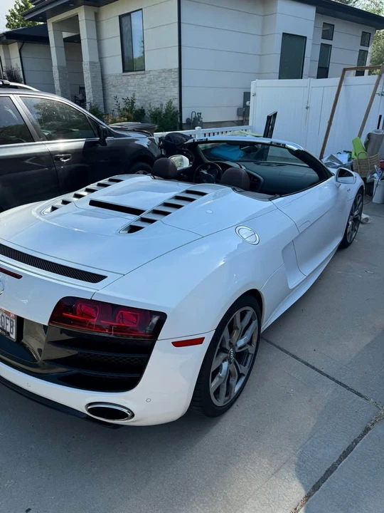 2011 Audi 42 R8 - Image 8 of 19