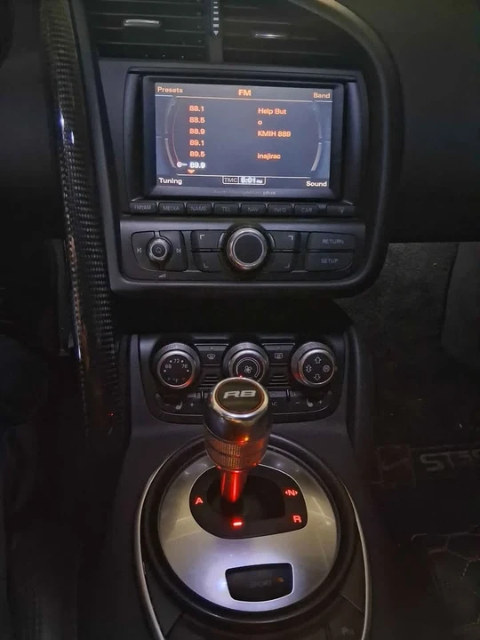 2011 Audi 42 R8 - Image 7 of 10