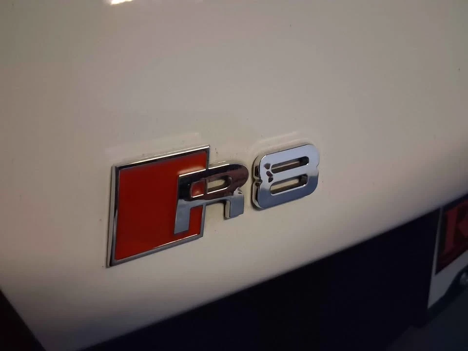 2011 Audi 42 R8 - Image 6 of 10