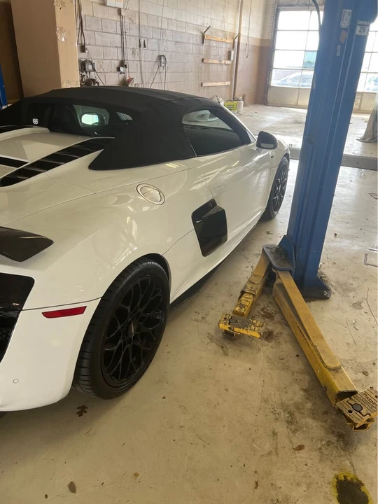 2011 Audi 42 R8 - Image 4 of 6