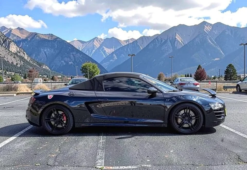 2011 Audi 42 R8 - Image 2 of 2