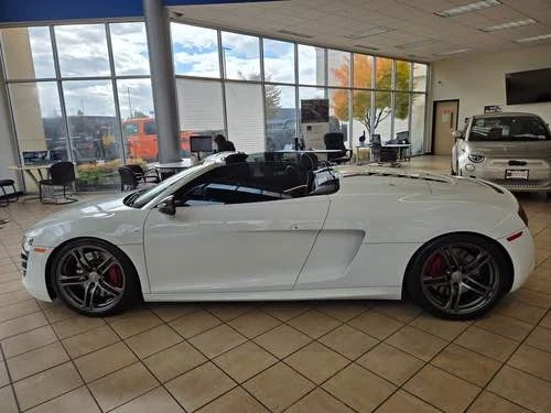 2011 Audi 42 R8 - Image 7 of 10