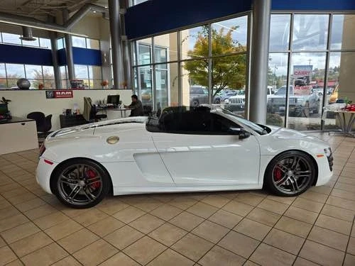 2011 Audi 42 R8 - Image 2 of 10