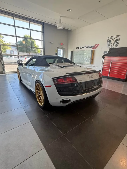 2011 Audi 42 R8 - Image 6 of 10
