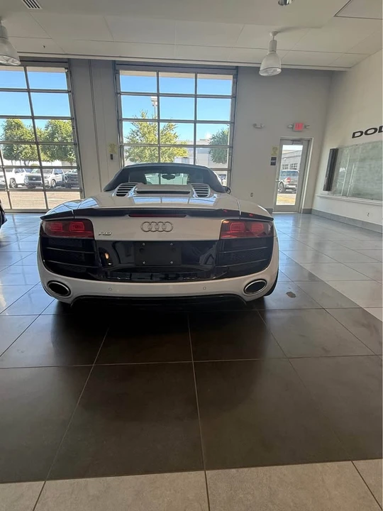 2011 Audi 42 R8 - Image 5 of 10