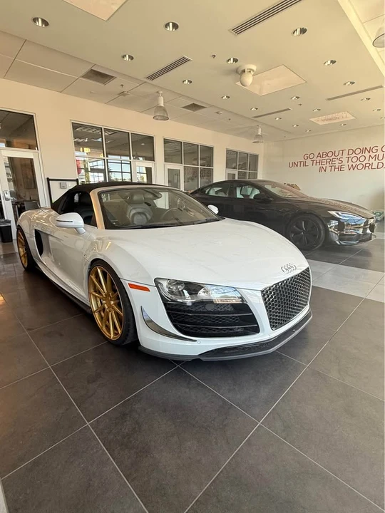 2011 Audi 42 R8 - Image 3 of 10