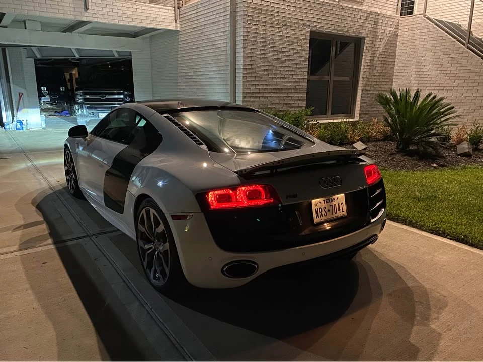 2011 Audi 42 R8 - Image 6 of 16