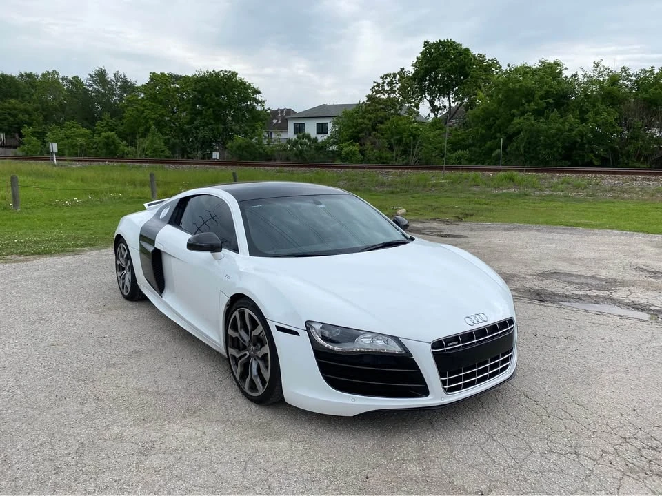 2011 Audi 42 R8 - Image 11 of 16