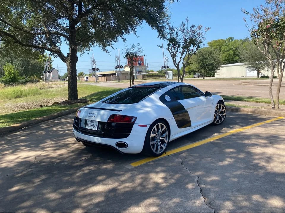 2011 Audi 42 R8 - Image 5 of 16