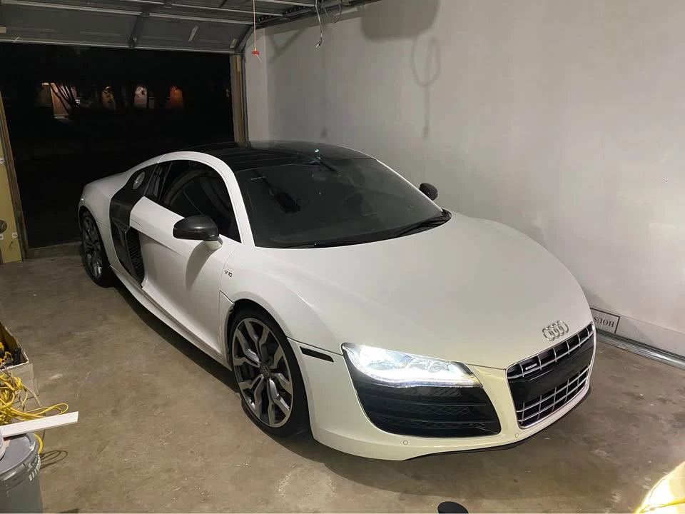 2011 Audi 42 R8 - Image 8 of 16