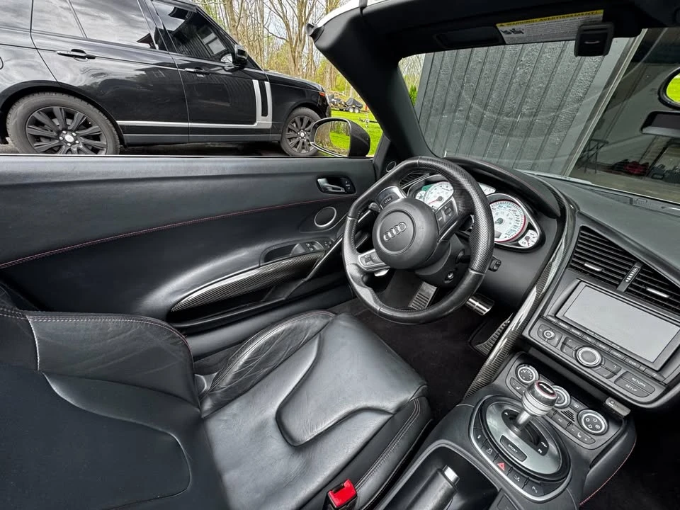 2011 Audi 42 R8 - Image 10 of 19