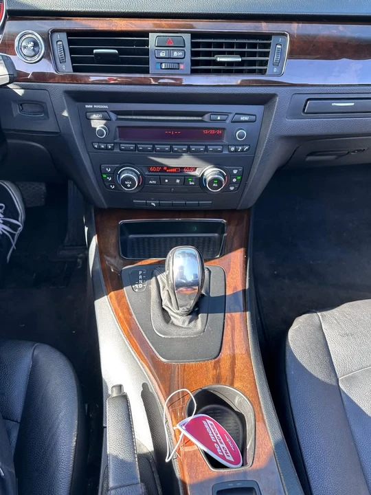 2011 BMW E90 3 Series Sedan - Image 14 of 16