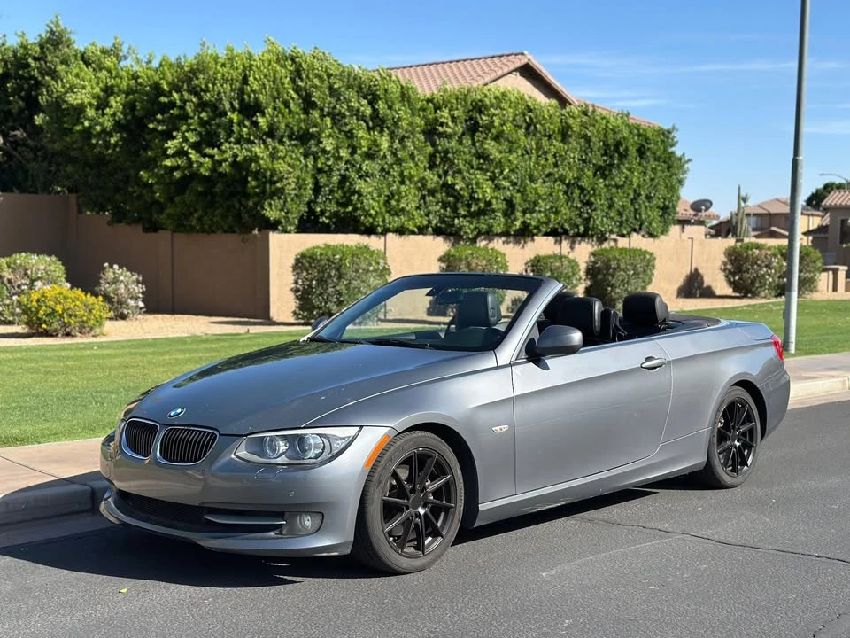 2011 BMW E90 3 Series Sedan - Image 10 of 16