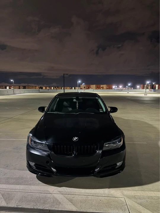 2011 BMW E90 3 Series Sedan - Image 2 of 9