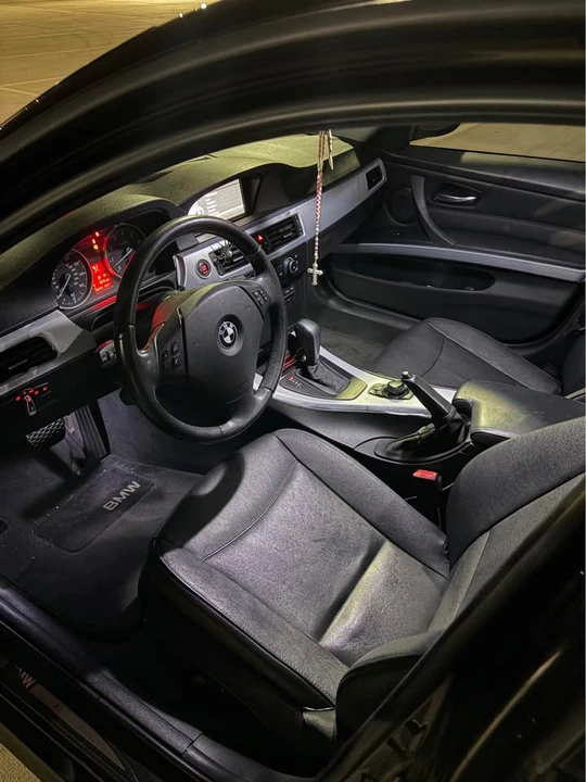 2011 BMW E90 3 Series Sedan - Image 8 of 9