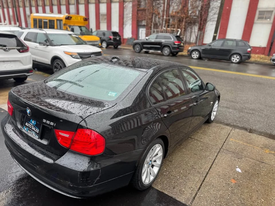 2011 BMW E90 3 Series Sedan - Image 17 of 20