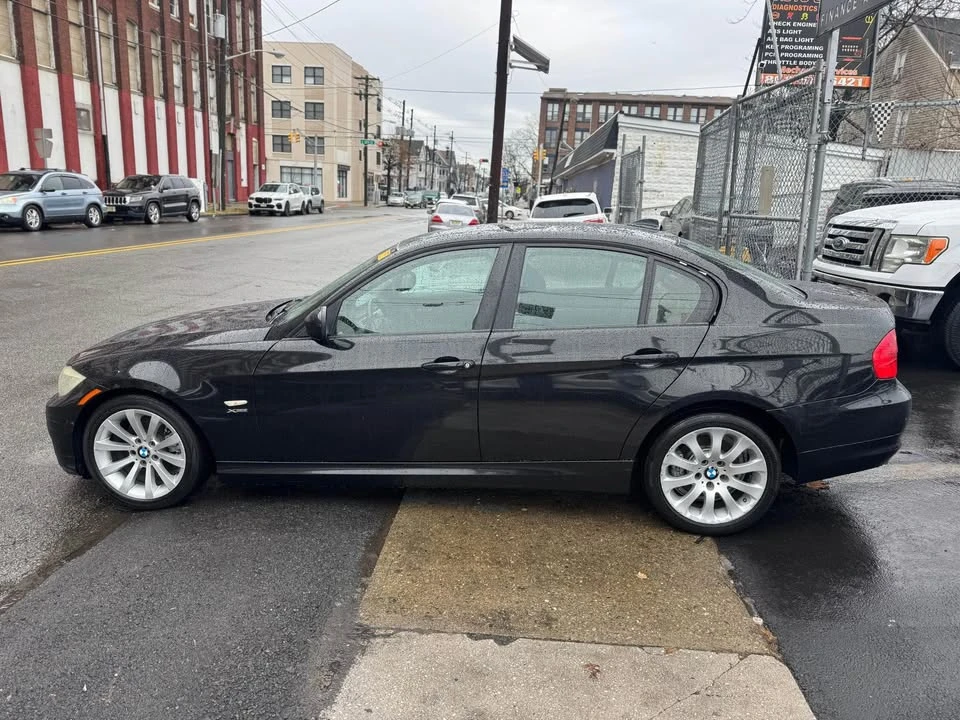 2011 BMW E90 3 Series Sedan - Image 7 of 20